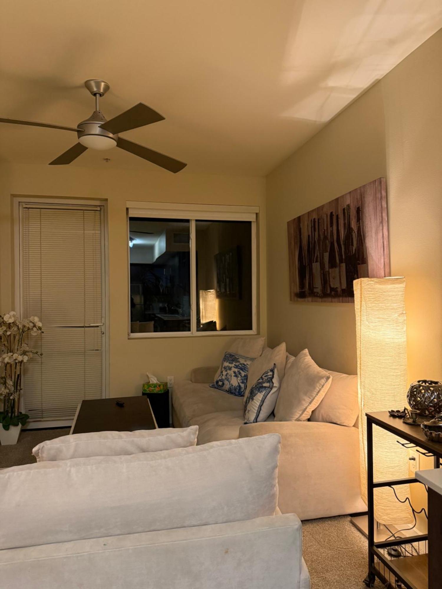 Wilshire La Brea Apartments - Los Angeles, Los Angeles